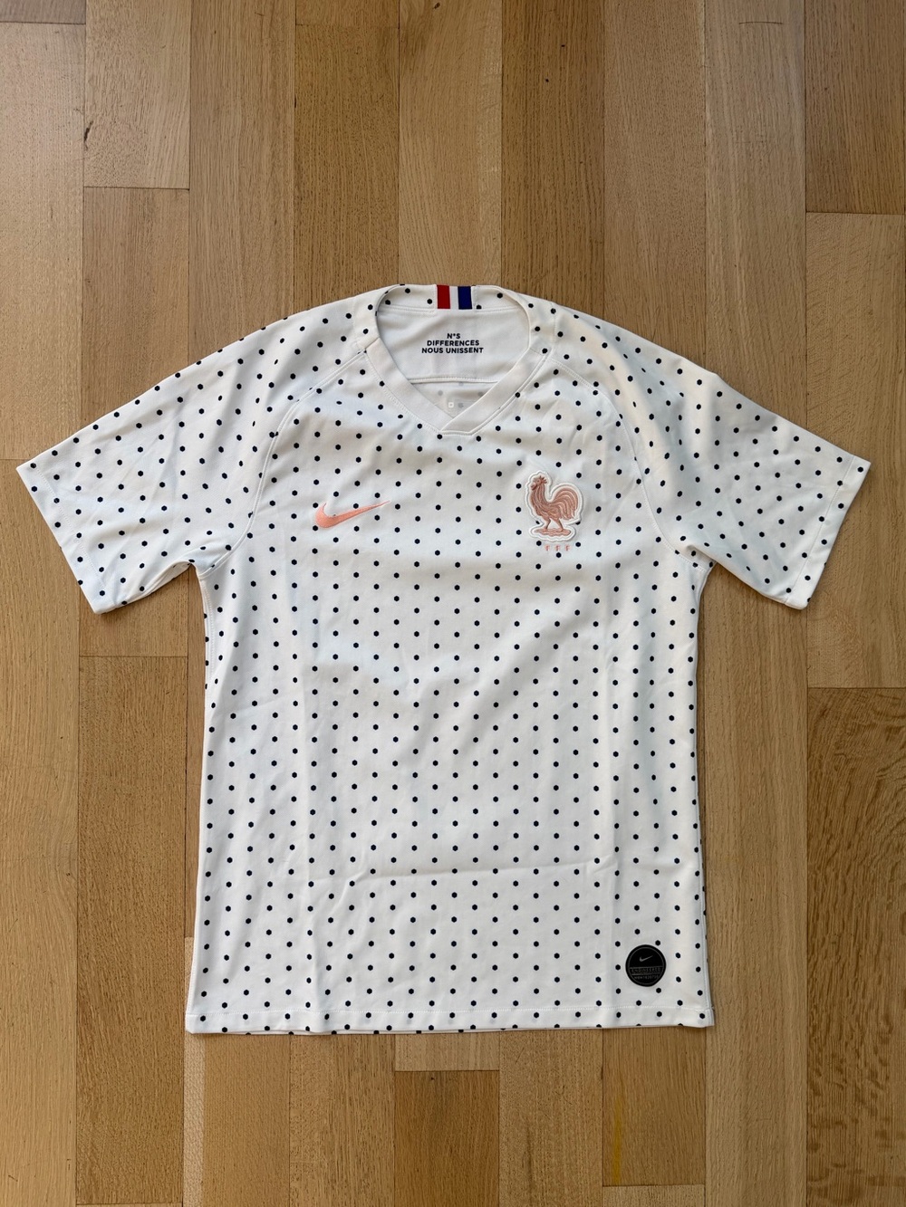Nike 2019 France Womens Nike Dri Fit White Polka Dot Soccer Jersey Size M FFF